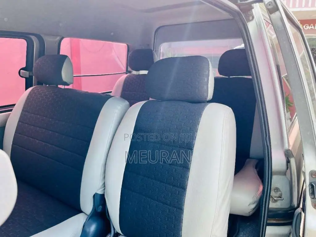 Toyota Noah 1999 Van (Used)