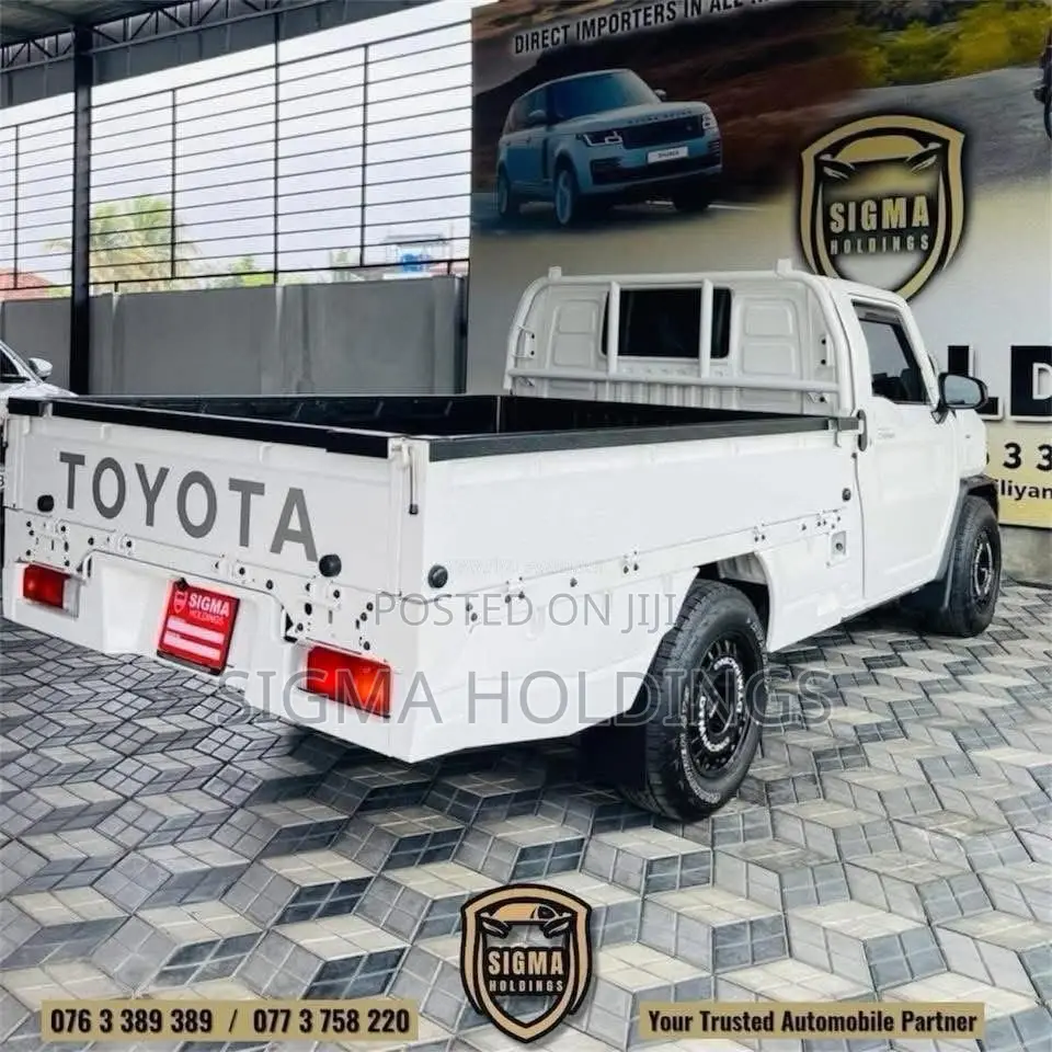 Toyota HILUX CHAMP ATTRACTIVE 2024 Pickup (Used)