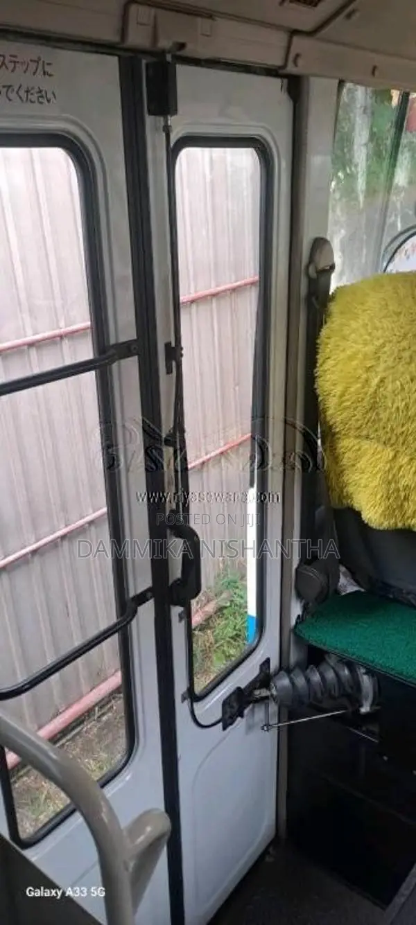 Mitsubishi Bola Rosa 2009 Bus (Used)