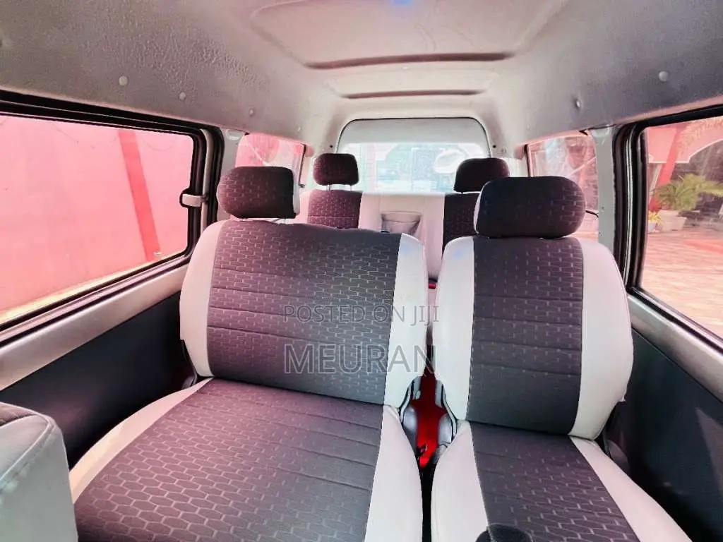 Toyota Noah 1999 Van (Used)