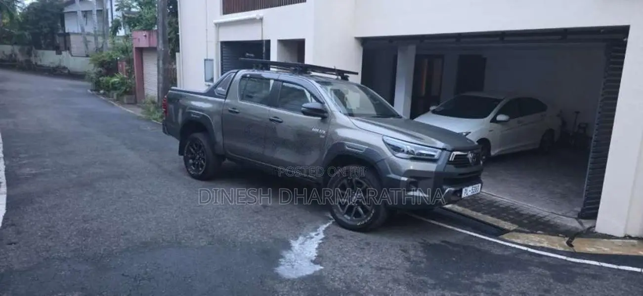 Toyota Hilux 2025 Pickup (Used)