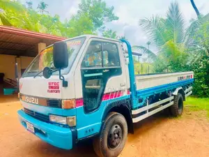 Isuzu NPR 1988 Lorry (Used)