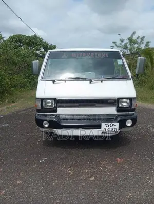 Mitsubishi L300 1983 Van (Used)
