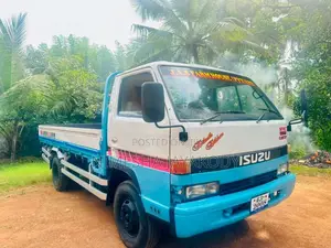 Isuzu NPR 1988 Lorry (Used)