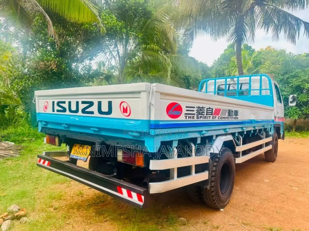 Isuzu NPR 1988 Lorry (Used)