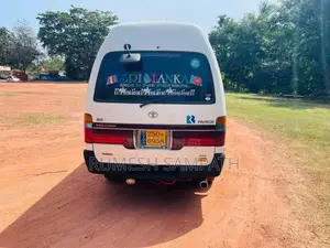Toyota Dolphin Super Long 1993 Van (Used)
