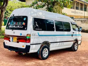 Toyota Dolphin Super Long 1993 Van (Used)