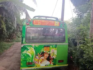 Ashok-Leyland Viking 2002 Bus (Used)