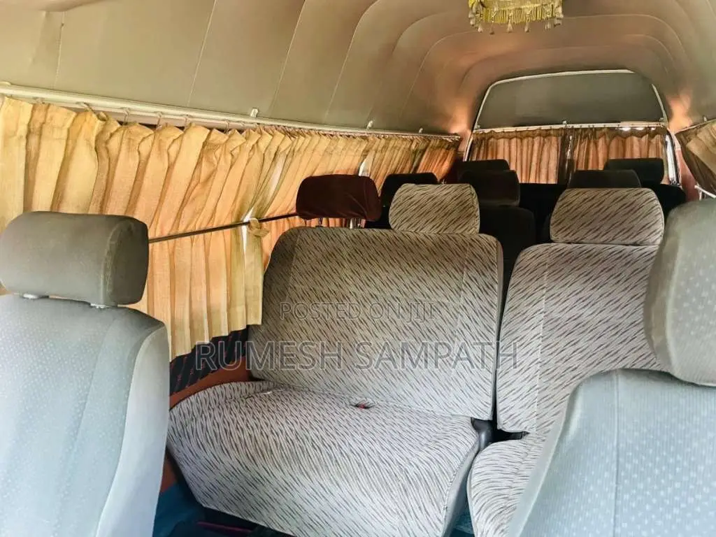 Toyota Dolphin Super Long 1993 Van (Used)