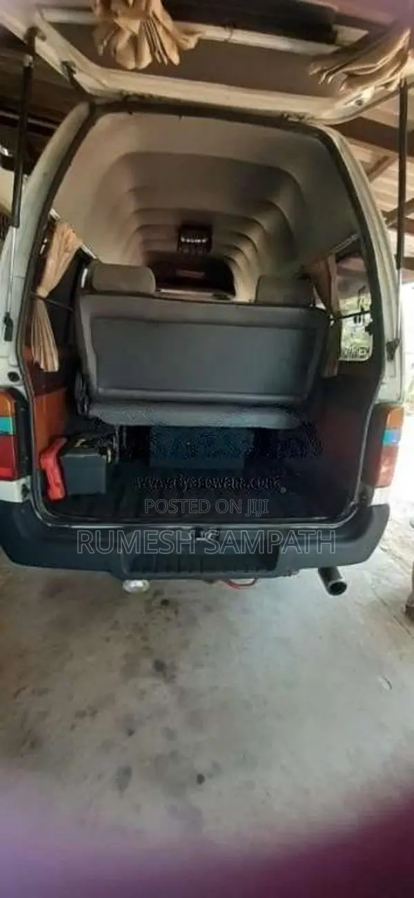 Toyota Dolphin Super Long 1993 Van (Used)