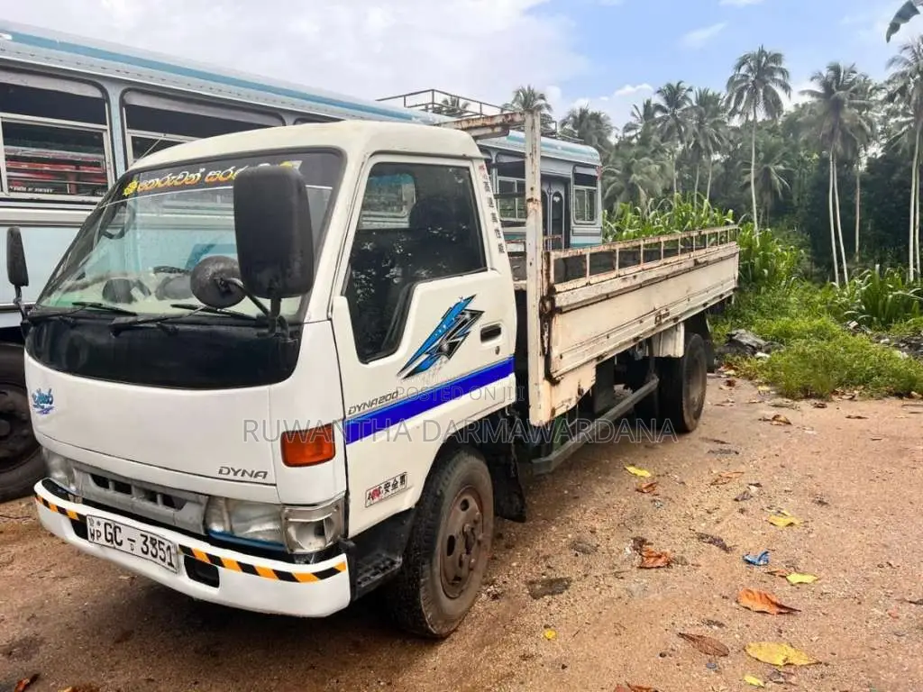 Toyota Dyna 1996 Lorry (Used)