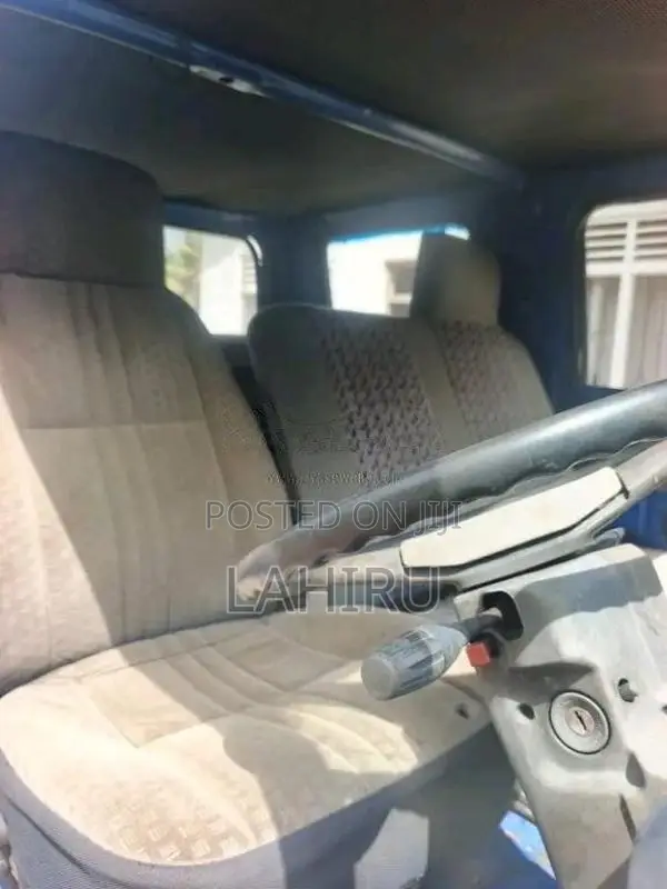 Isuzu ELF 1980 Crew Cab (Used)