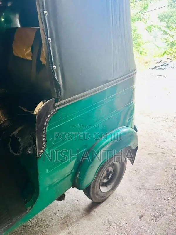 Bajaj Re 205 2011 Three Wheel (Used)