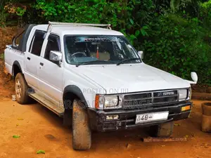 Toyota Hilux 1985 Pickup (Used)