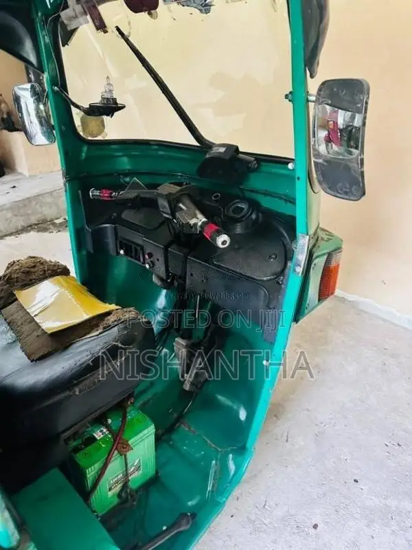 Bajaj Re 205 2011 Three Wheel (Used)