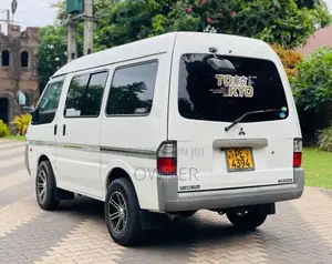 Mitsubishi Lion Face 2007 Van (Used)