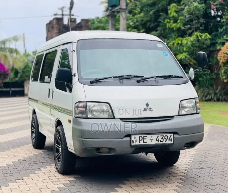 Mitsubishi Lion Face 2007 Van (Used)