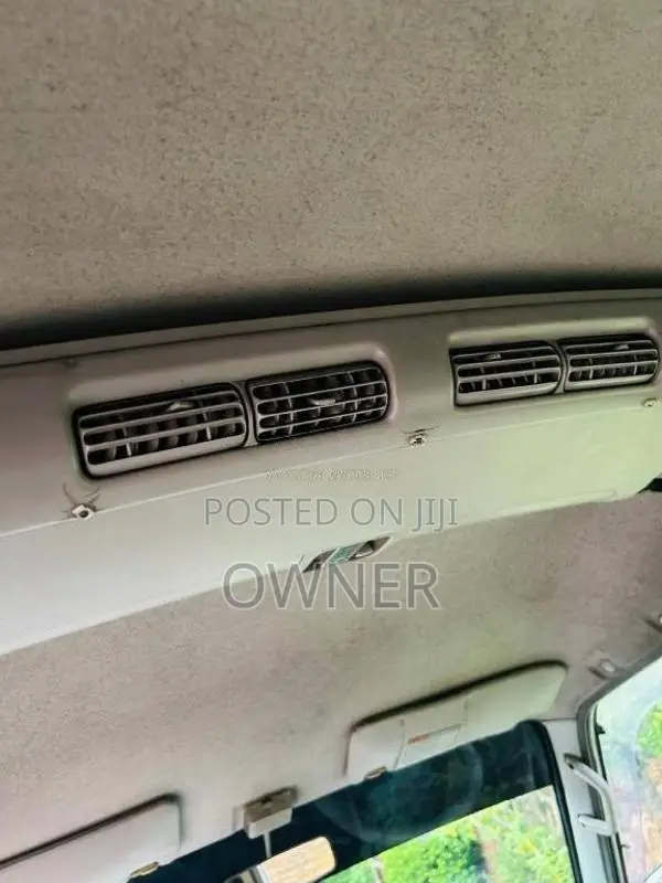 Mitsubishi Lion Face 2007 Van (Used)