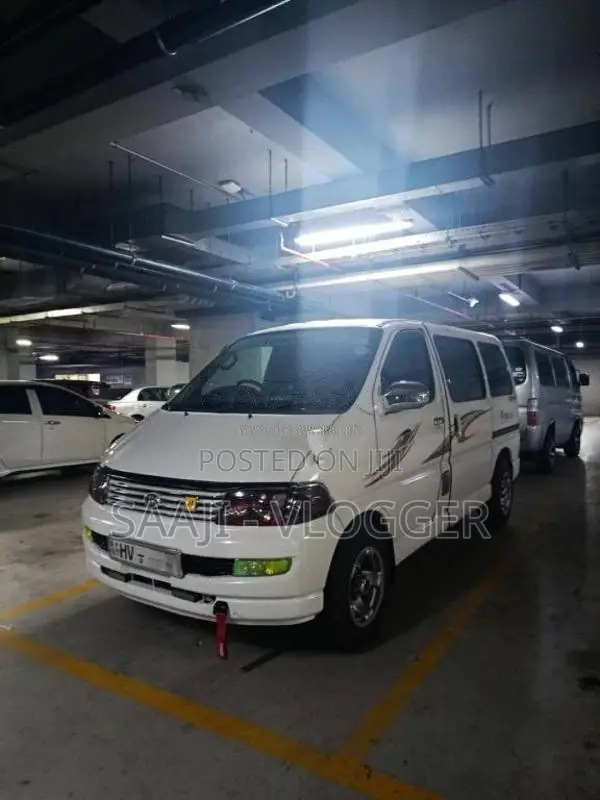 Toyota Noah CR41 2004 Van (Used)