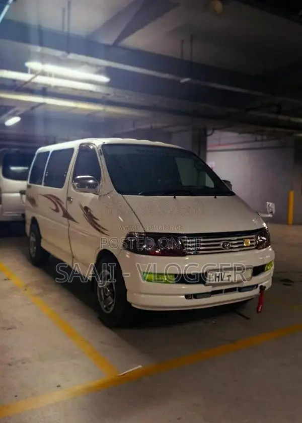 Toyota Noah CR41 2004 Van (Used)