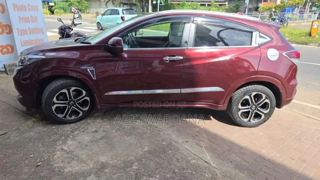 Honda Vezel 2014 SUV (Used)