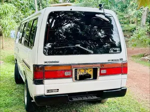 Nissan Caravan 2000 Van (Used)