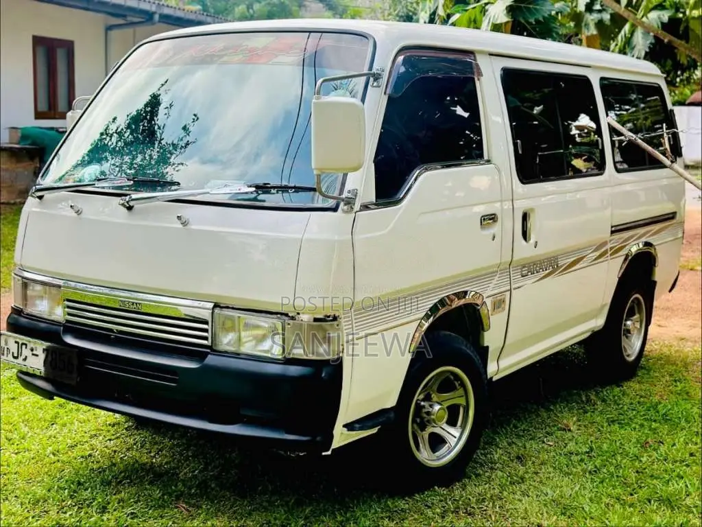 Nissan Caravan 2000 Van (Used)