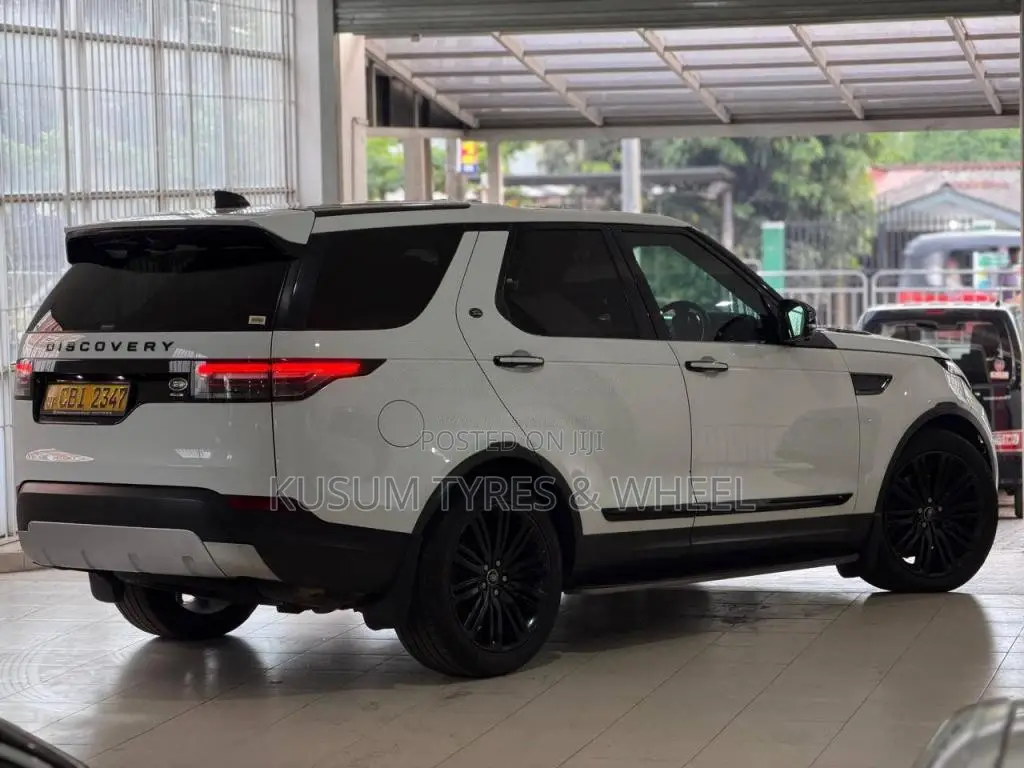 Land-Rover Discovery 5 2018 SUV (Used)