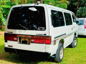 Nissan Caravan 2000 Van (Used)