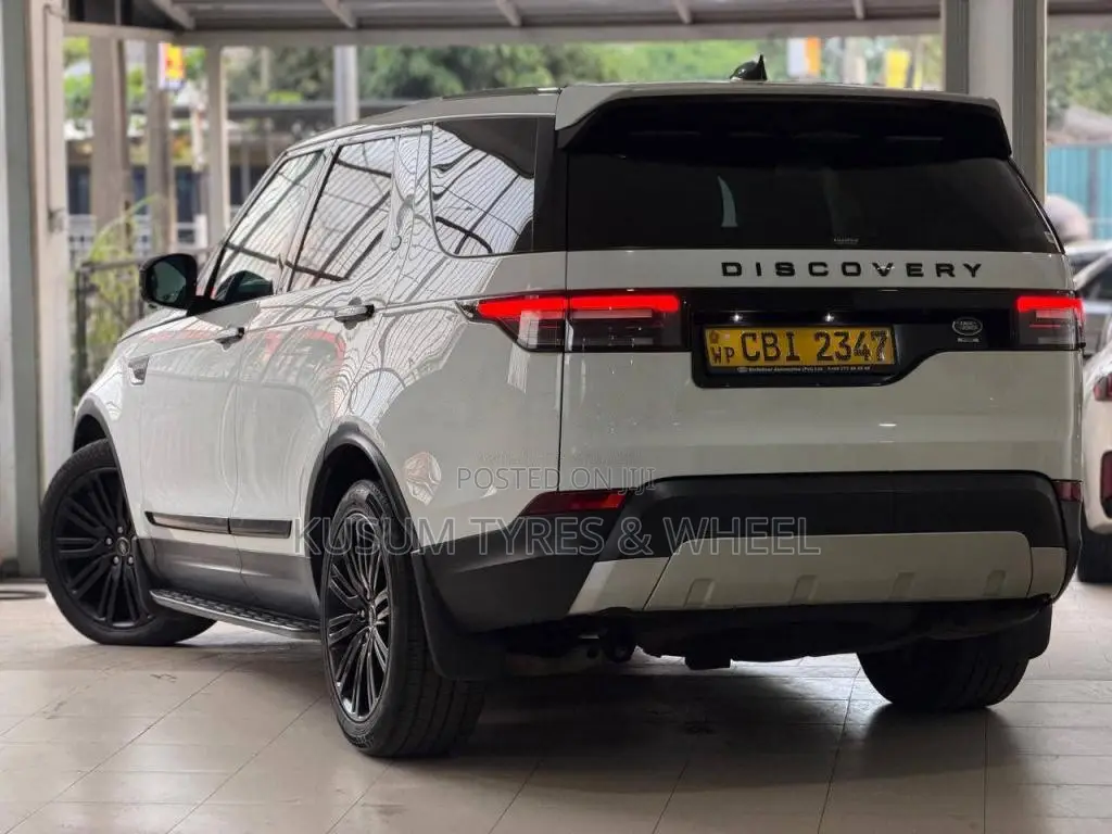 Land-Rover Discovery 5 2018 SUV (Used)