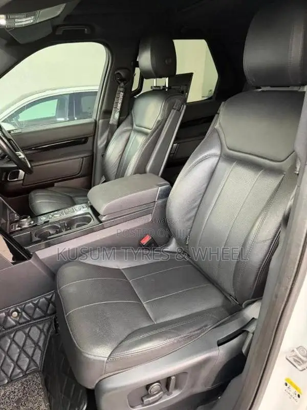 Land-Rover Discovery 5 2018 SUV (Used)