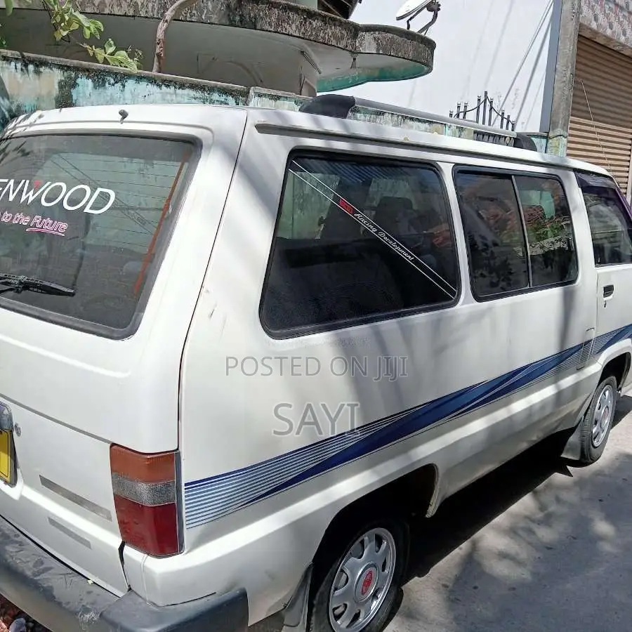 Toyota CR27 1991 Van (Used)