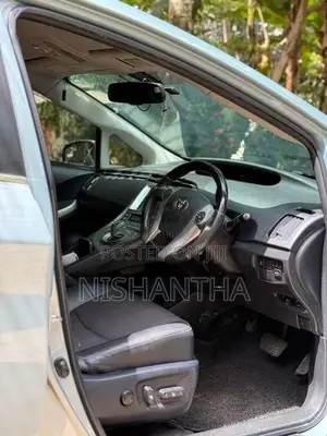 Toyota Prius G Grade 2012 Car (Used)