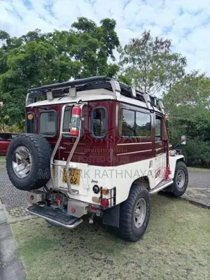 Mitsubishi 4DR5 1973 SUV (Used)