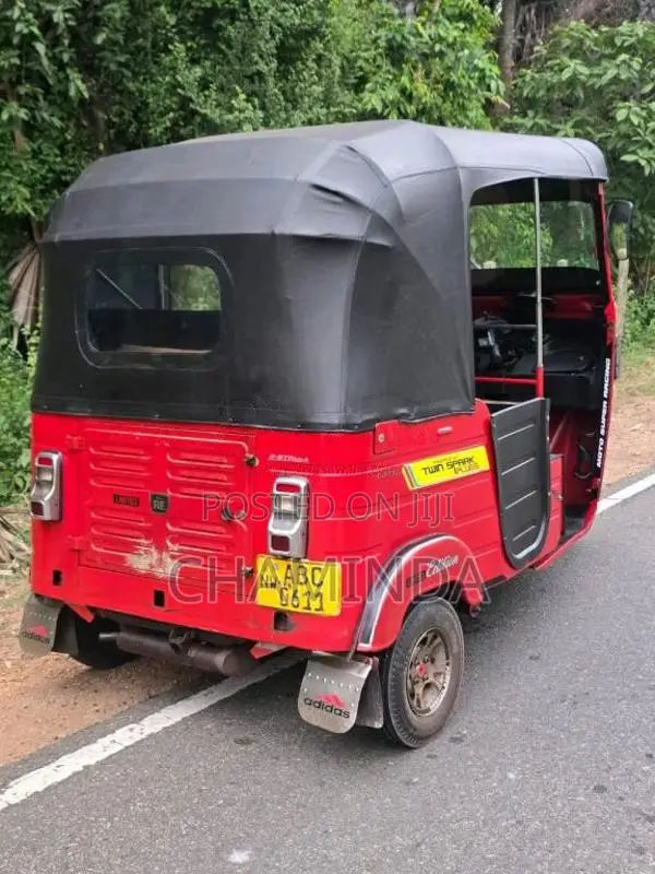 Bajaj 4 Stroke 2015 Three Wheel (Used)