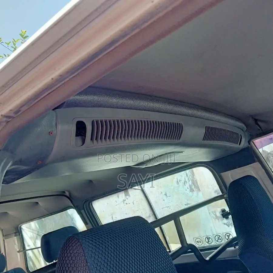 Toyota CR27 1991 Van (Used)