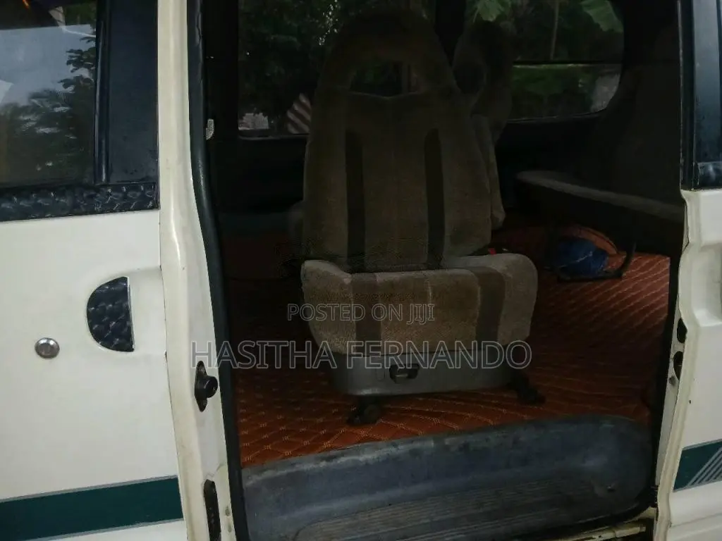 Nissan Serena VX 1994 Van (Used)