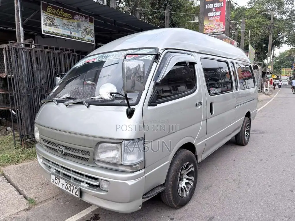 Toyota Dolphin 1992 Van (Used)