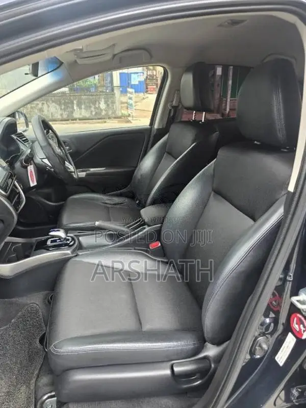 Honda GRACE 2017 Car (Used)