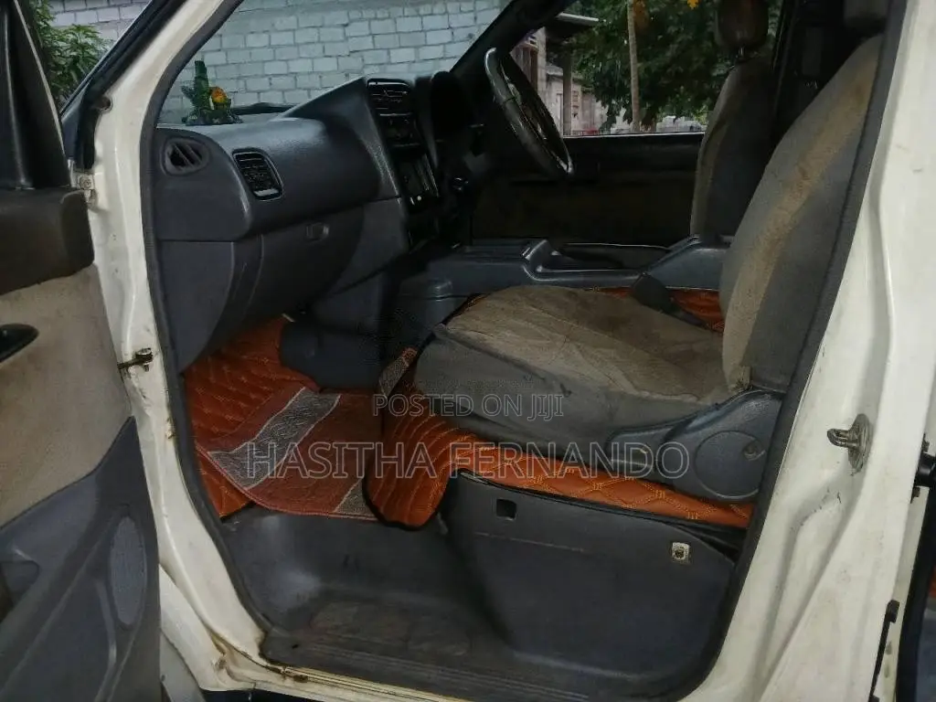 Nissan Serena VX 1994 Van (Used)