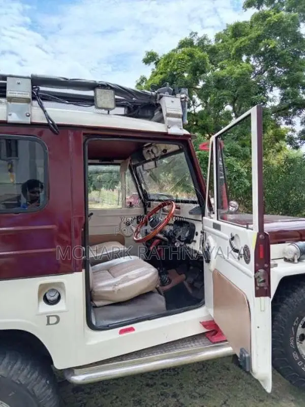 Mitsubishi 4DR5 1973 SUV (Used)