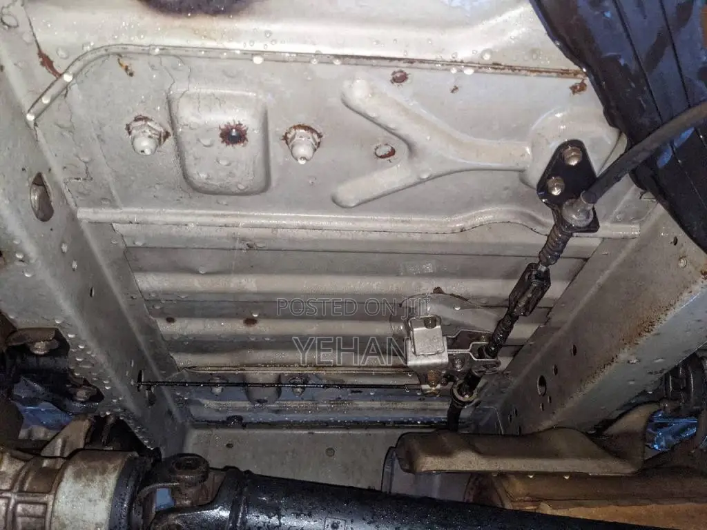 Toyota Dolphin Long 2004 Van (Used)