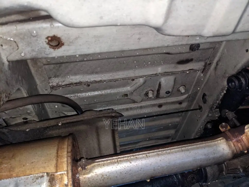 Toyota Dolphin Long 2004 Van (Used)