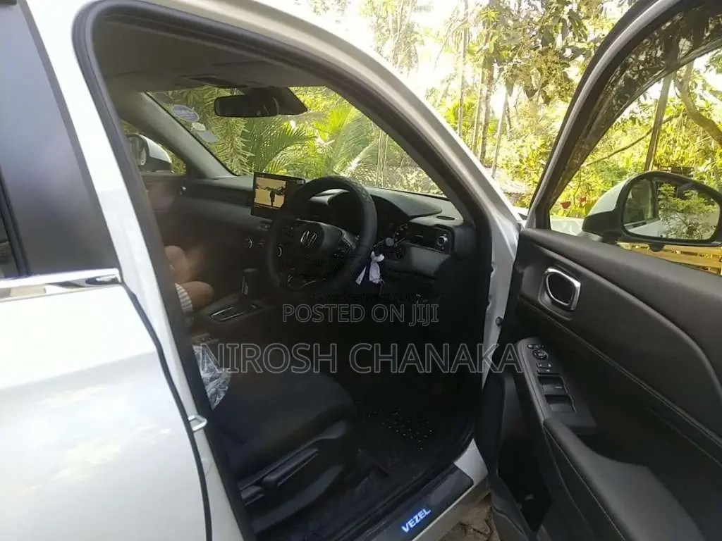 Honda Vezel 2025 SUV (Used)