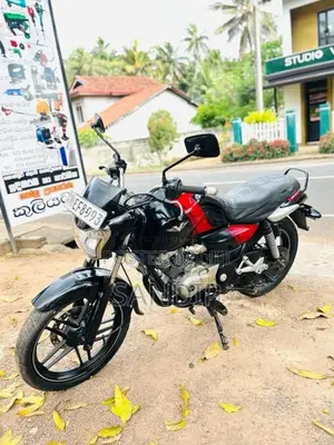 Bajaj V15 2017 Motorbike (Used)