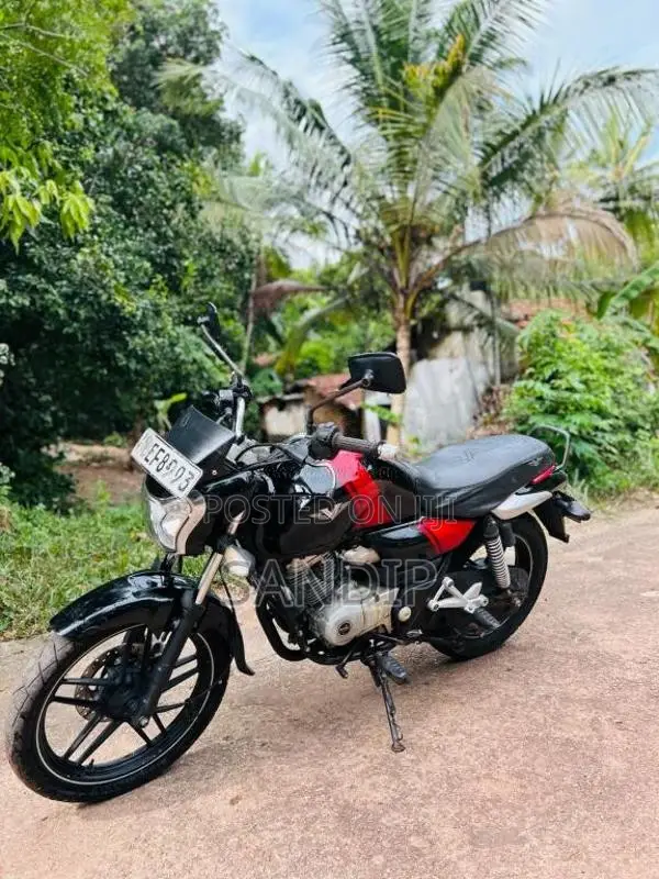 Bajaj V15 2017 Motorbike (Used)