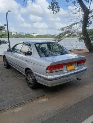 Nissan Sunny FB15 2000 Car (Used)