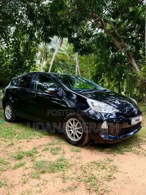 Toyota Aqua S Grade 2013 Car (Used)
