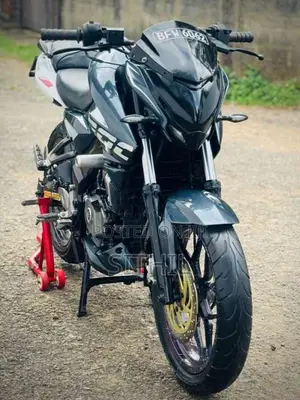 Bajaj Pulsar NS200 BFW 2017 Motorbike (Used)