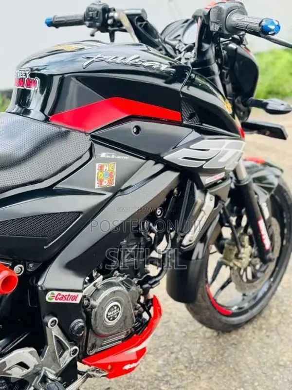 Bajaj Pulsar NS200 BGC 2018 Motorbike (Used)